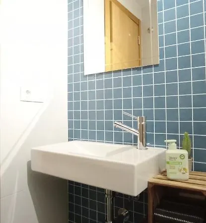 Single In Shared * Cee