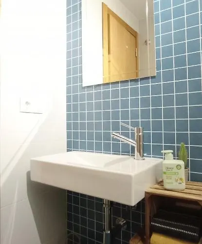 Single In Shared * Cee